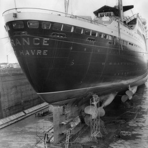 Delius - Le paquebot France dans le chantier naval de Saint Nazaire, 1961