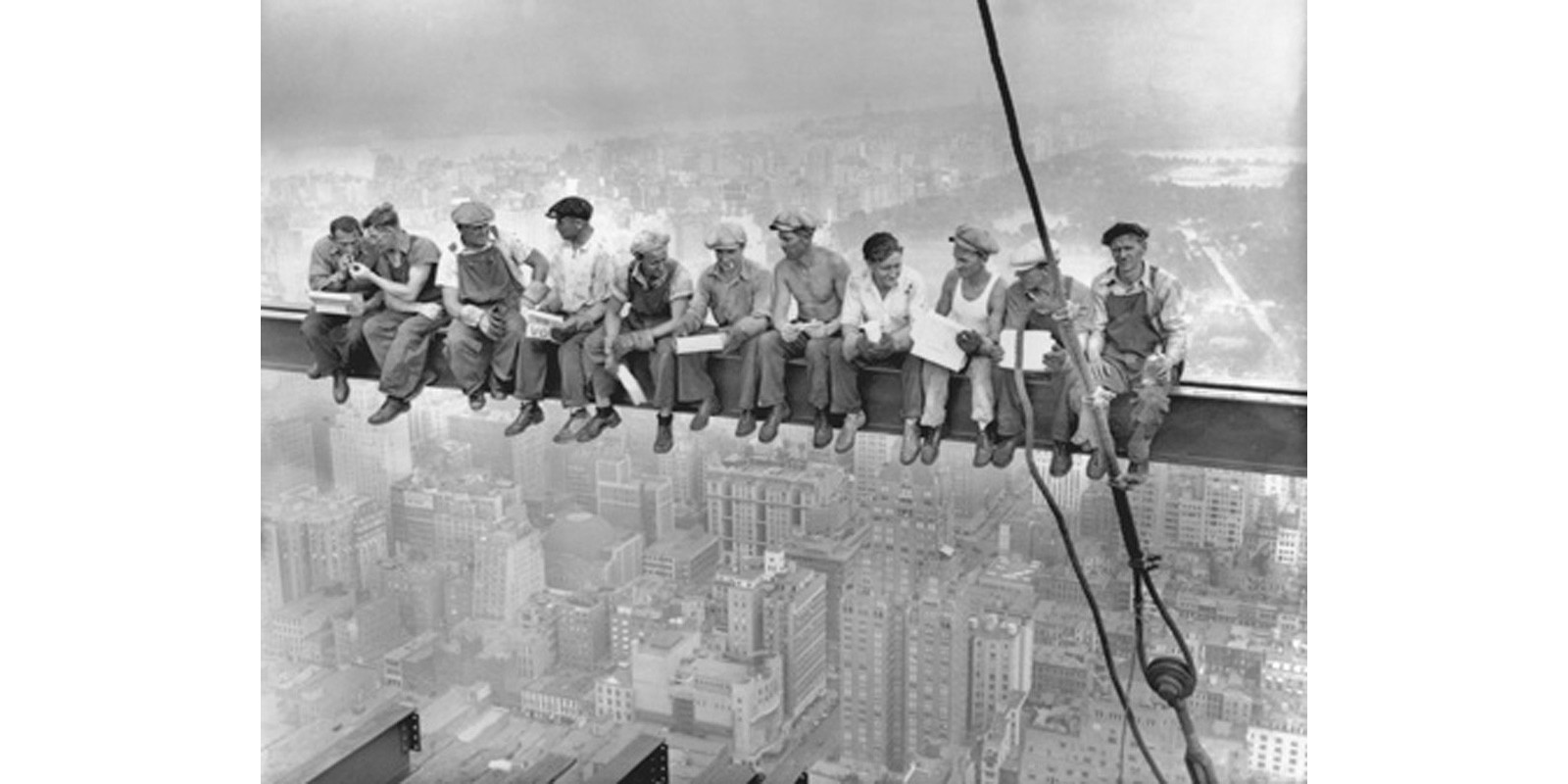 Charles C. Ebbets - New York Construction Workers Lunching on a Crossbeam, 1932